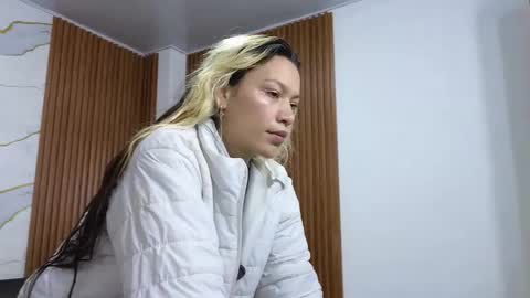 Snapshot of alonddra_tay chatting on 04/27/26, 11:30 alonddra_tay online show from 04/27/26, 11:30