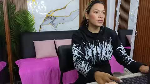 Snapshot of alonddra_tay chatting on 04/29/26, 11:36 alonddra_tay online show from 04/29/26, 11:36