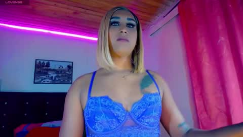 alondragill_ online show from 04/17/26, 02:03