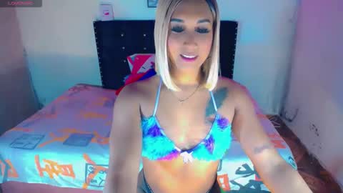 alondragill_ online show from 04/25/26, 01:19