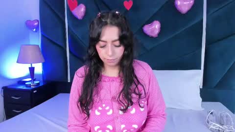 Snapshot of alondramendez chatting on 02/18/25, 04:48 AlondraMendez online show from 02/18/25, 04:48