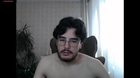 Snapshot of alone_at_homee chatting on 04/05/26, 12:52 Alan online show from 04/05/26, 12:52