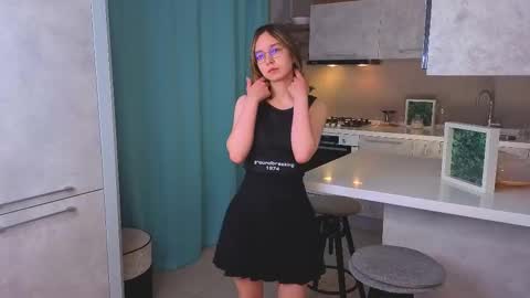 Snapshot of alorianna chatting on 12/05/25, 04:03 Alorena online show from 12/05/25, 04:03