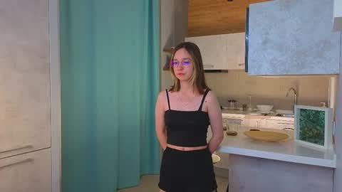 Snapshot of alorianna chatting on 12/15/25, 03:49 Alorena online show from 12/15/25, 03:49