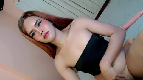 Snapshot of alove_too_last chatting on 01/31/25, 06:03 LEXY online show from 01/31/25, 06:03