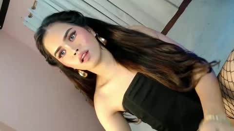 Snapshot of alove_too_last chatting on 02/03/25, 02:34 LEXY online show from 02/03/25, 02:34