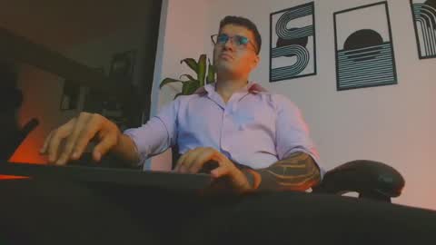 alpha_dominus_ online show from 06/17/26, 03:42