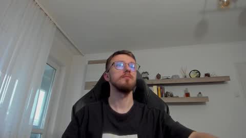 Snapshot of alphaboyfun chatting on 11/18/25, 12:09 Andi online show from 11/18/25, 12:09