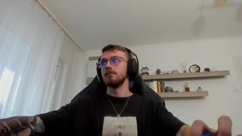 Snapshot of alphaboyfun chatting on 11/19/25, 12:05 Andi online show from 11/19/25, 12:05