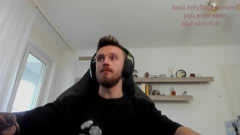 Snapshot of alphaboyfun chatting on 11/23/25, 11:54 Andi online show from 11/23/25, 11:54