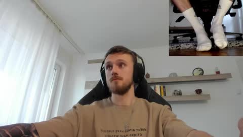 Snapshot of alphaboyfun chatting on 11/26/25, 10:38 Andi online show from 11/26/25, 10:38