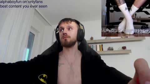 Snapshot of alphaboyfun chatting on 11/28/25, 02:20 Andi online show from 11/28/25, 02:20