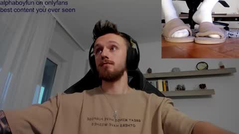 Snapshot of alphaboyfun chatting on 11/29/25, 01:58 Andi online show from 11/29/25, 01:58