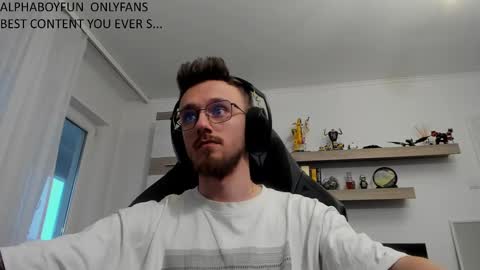 Snapshot of alphaboyfun chatting on 01/08/26, 01:35 Andi online show from 01/08/26, 01:35