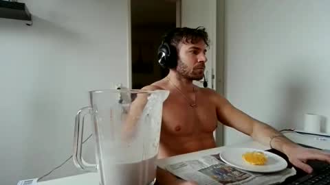 Snapshot of alphah_hunk chatting on 12/22/25, 11:18 alphah_hunk online show from 12/22/25, 11:18