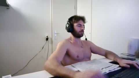 Snapshot of alphah_hunk chatting on 01/05/26, 05:27 alphah_hunk online show from 01/05/26, 05:27