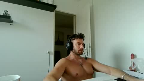 Snapshot of alphah_hunk chatting on 03/08/26, 09:13 alphah_hunk online show from 03/08/26, 09:13