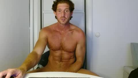 Snapshot of alphahung23 chatting on 10/27/25, 08:35 alphahung23 online show from 10/27/25, 08:35