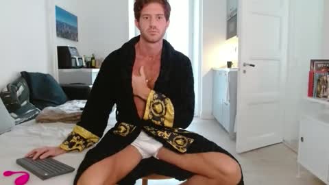 Snapshot of alphahung23 chatting on 11/07/25, 07:52 alphahung23 online show from 11/07/25, 07:52