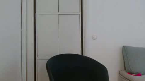 Snapshot of alphahung23 chatting on 11/19/25, 08:25 alphahung23 online show from 11/19/25, 08:25