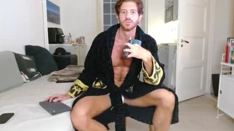 Snapshot of alphahung23 chatting on 12/04/25, 04:11 alphahung23 online show from 12/04/25, 04:11