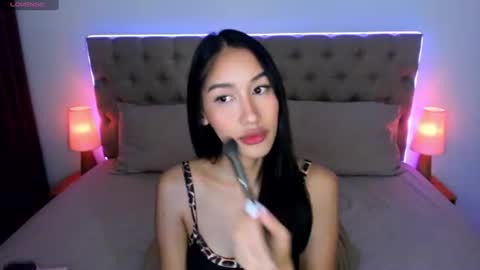 Snapshot of alphaisonline chatting on 07/13/26, 05:38 sophia betterthanyourx online show from 07/13/26, 05:38