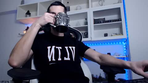 Snapshot of alphamastertodd chatting on 01/06/25, 11:42 MasterTodd online show from 01/06/25, 11:42