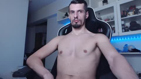 Snapshot of alphamastertodd chatting on 12/21/25, 01:46 MasterTodd online show from 12/21/25, 01:46