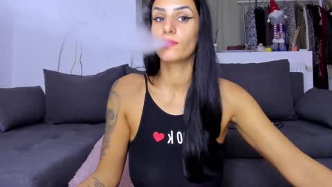 Snapshot of alphaqueenx chatting on 10/06/25, 09:45 Michelle online show from 10/06/25, 09:45