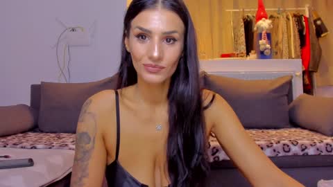 Snapshot of alphaqueenx chatting on 11/02/25, 01:30 Michelle online show from 11/02/25, 01:30