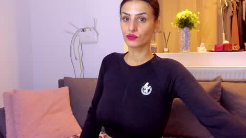 Snapshot of alphaqueenx chatting on 02/01/26, 08:40 Michelle online show from 02/01/26, 08:40