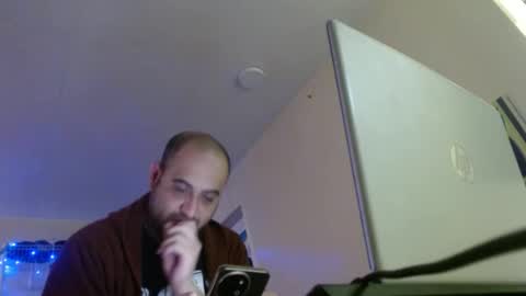 Snapshot of alphaswitchard chatting on 12/19/24, 09:17 ur god online show from 12/19/24, 09:17