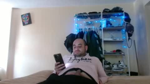 Snapshot of alphaswitchard chatting on 12/21/24, 08:43 ur god online show from 12/21/24, 08:43