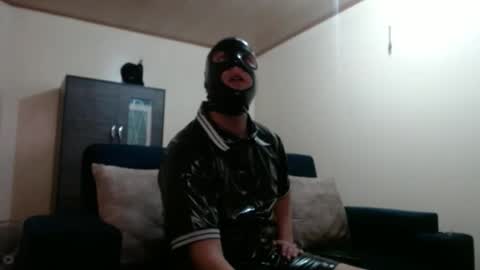 Snapshot of alphaswitchard chatting on 12/04/25, 02:54 ur god online show from 12/04/25, 02:54