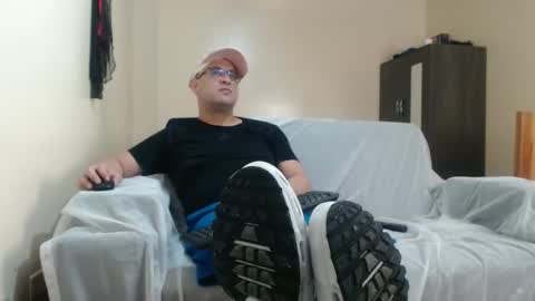 Snapshot of alphaswitchard chatting on 01/14/26, 06:24 ur god online show from 01/14/26, 06:24