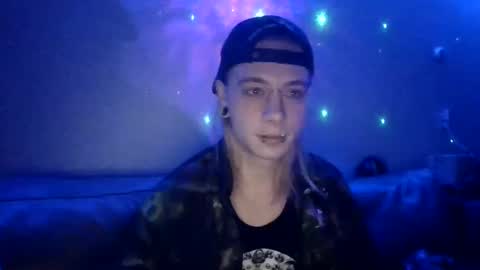 Snapshot of altboy010 chatting on 12/29/24, 04:40 altboy010 online show from 12/29/24, 04:40