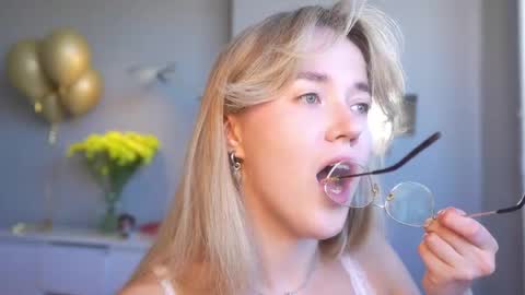 Amelia NEXT STREAM  online show from 05/02/26, 02:11