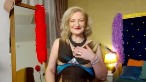 Snapshot of alura_jenson_ chatting on 05/13/26, 09:22 Alura Jenson online show from 05/13/26, 09:22