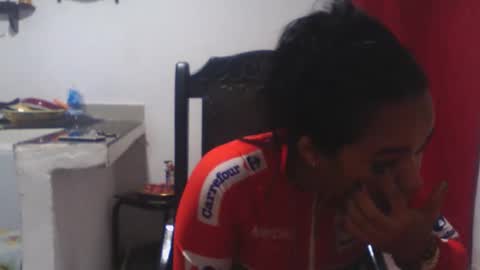 Snapshot of aly826805 chatting on 09/18/25, 03:52 analia online show from 09/18/25, 03:52