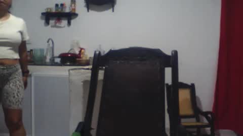 Snapshot of aly826805 chatting on 10/01/25, 03:56 analia online show from 10/01/25, 03:56