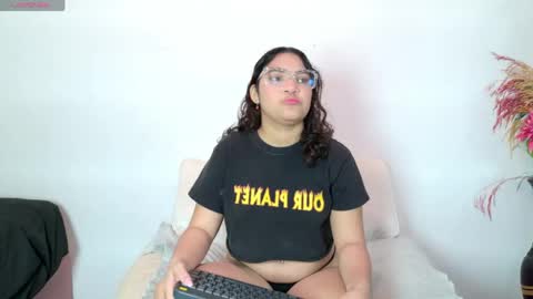 Snapshot of aly_n_sebas chatting on 04/07/26, 03:40 aly_n_sebas online show from 04/07/26, 03:40