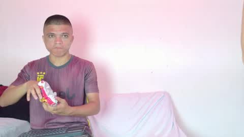 Snapshot of aly_n_sebas chatting on 05/11/26, 11:46 aly_n_sebas online show from 05/11/26, 11:46