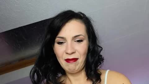 alyarei online show from 10/19/25, 05:57