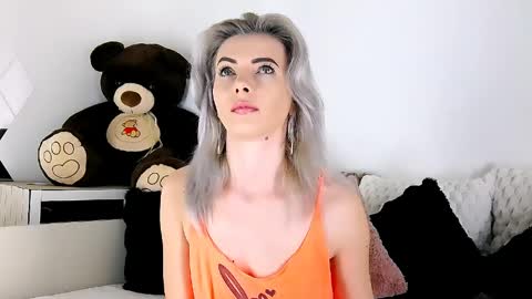 Snapshot of alyblonde chatting on 03/26/26, 08:53 aly online show from 03/26/26, 08:53