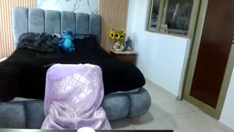 Snapshot of alylatina chatting on 05/24/26, 04:23 alylatina online show from 05/24/26, 04:23