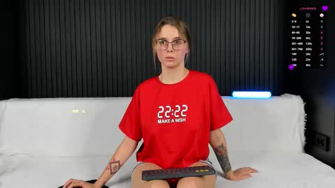 Alena online show from 11/23/25, 04:29