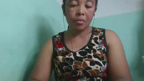 Snapshot of alypierette chatting on 05/17/26, 02:24 alypierette online show from 05/17/26, 02:24
