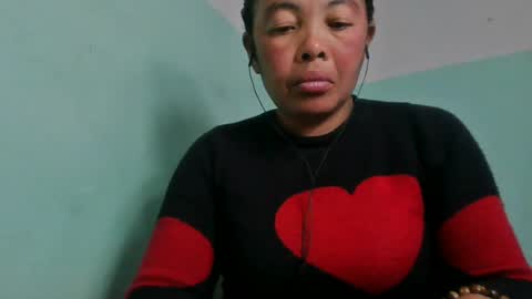 Snapshot of alypierette chatting on 06/11/26, 06:06 alypierette online show from 06/11/26, 06:06