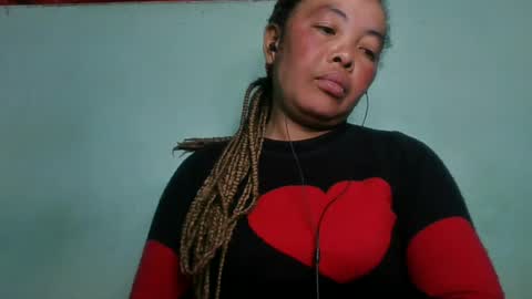 Snapshot of alypierette chatting on 06/20/26, 07:49 alypierette online show from 06/20/26, 07:49