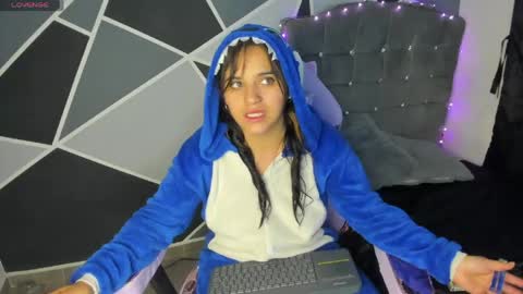 Snapshot of alysa_magic chatting on 04/22/26, 05:47 alysa magic online show from 04/22/26, 05:47